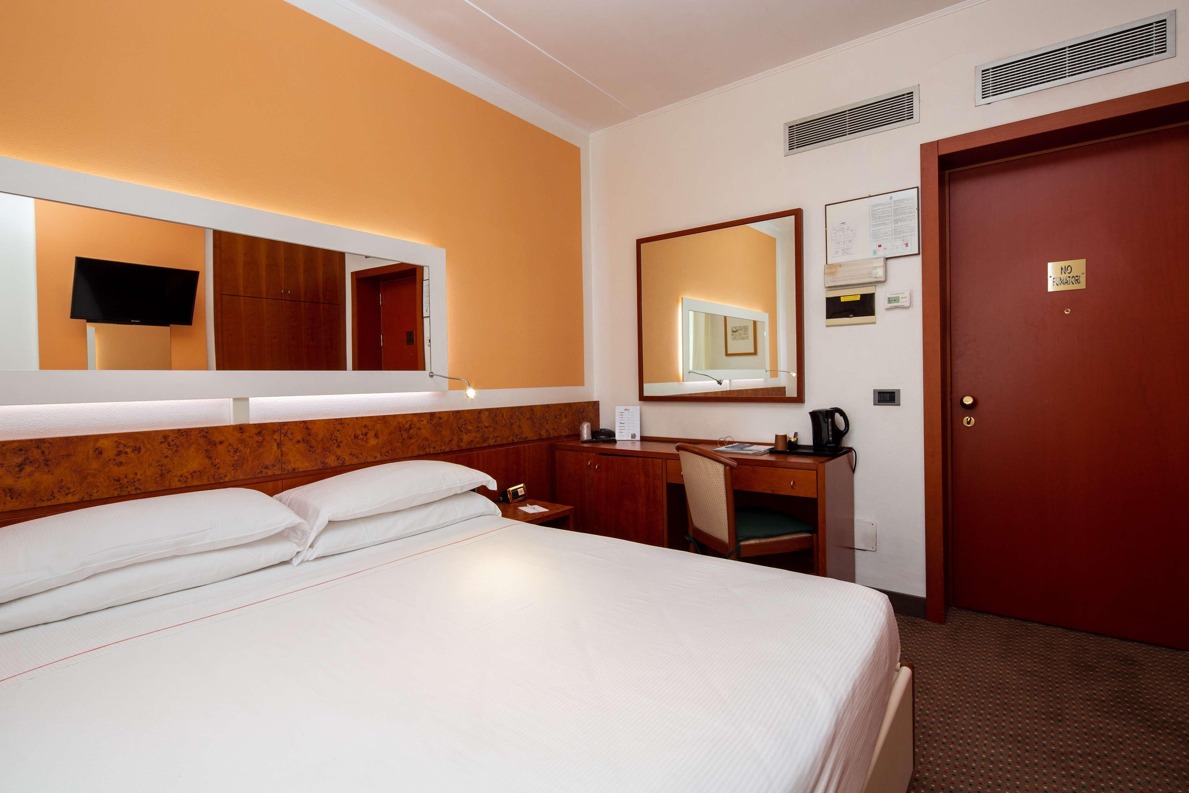 Jet Hotel, Sure Collection By Western Hotel 4*