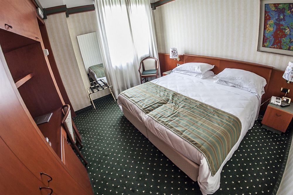Jet Hotel, Sure Collection By Western