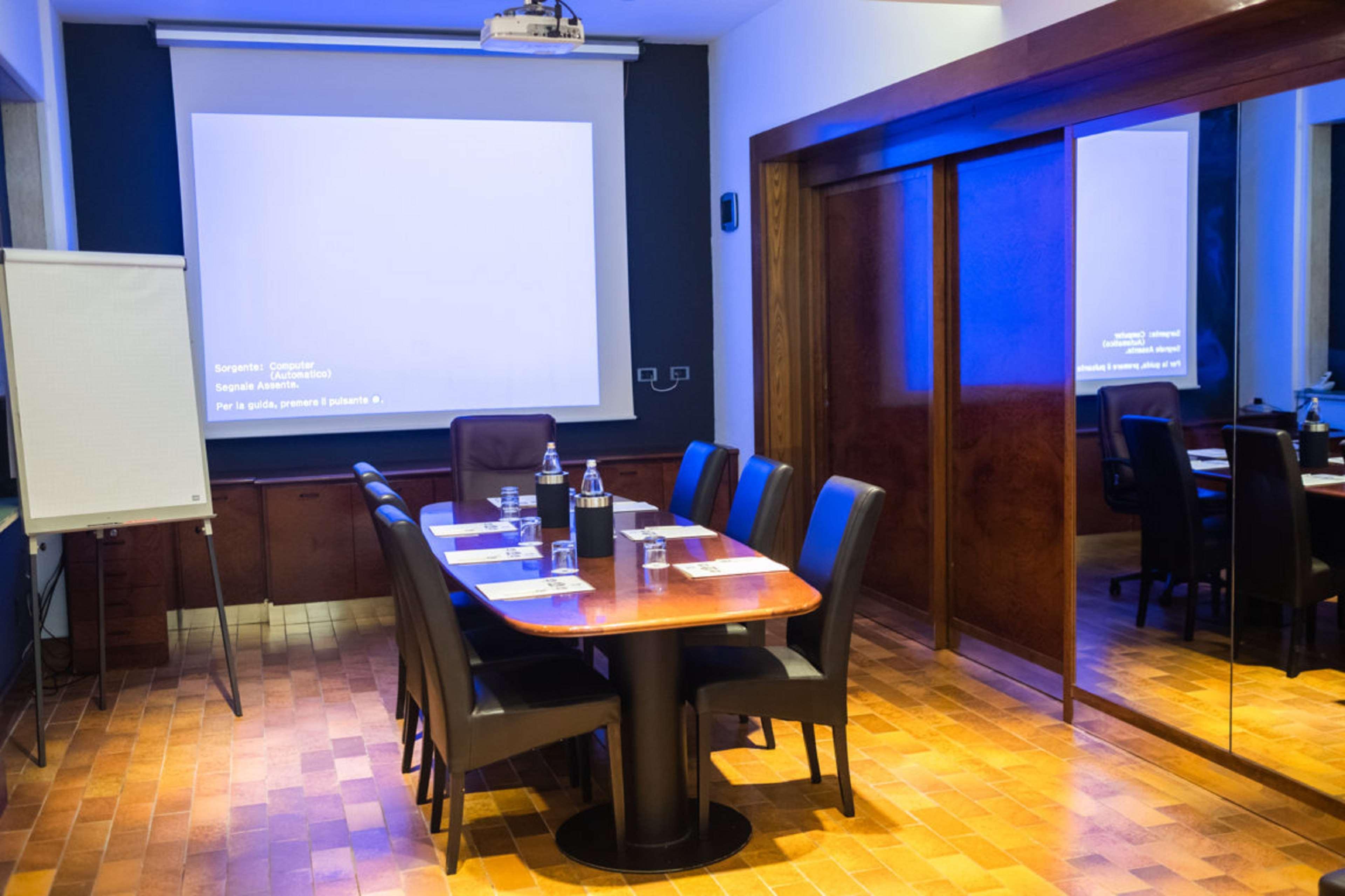 Jet Hotel, Sure Collection By Western Gallarate