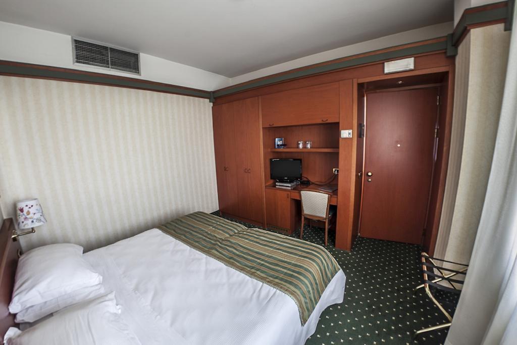 Hotel Jet Hotel, Sure Collection By Western 4*